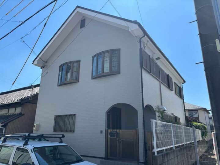 春日井市K様邸　外壁塗装工事　コーキング打ち替え、打ち増し工事　屋根カバー工事