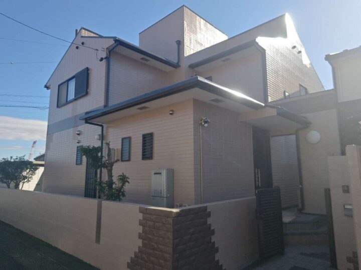 春日井市N様邸　外壁塗装工事　コーキング打ち替え、打ち増し工事　屋根塗装工事　ベランダトップコート工事