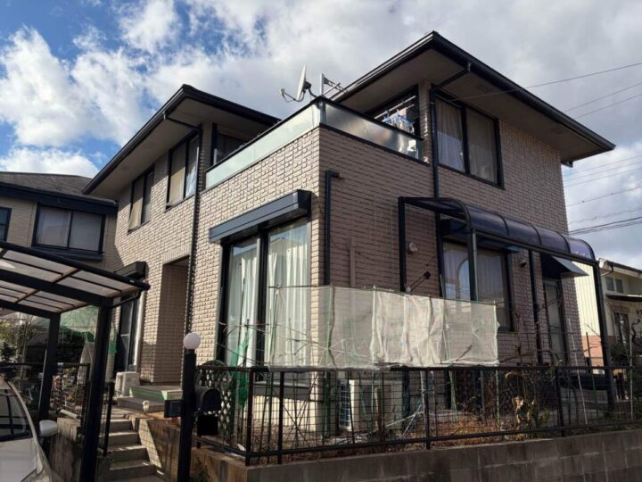 豊明市K様邸　外壁塗装工事　コーキング打ち替え、打ち増し工事　屋根カバー工事　ベランダ防水工事　雨樋交換工事