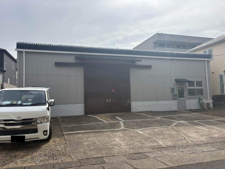 名東区S様邸　外壁塗装工事　屋根塗装工事　ボルトキャップ設置工事　土間コンクリート工事　明かり取り取り換え工事