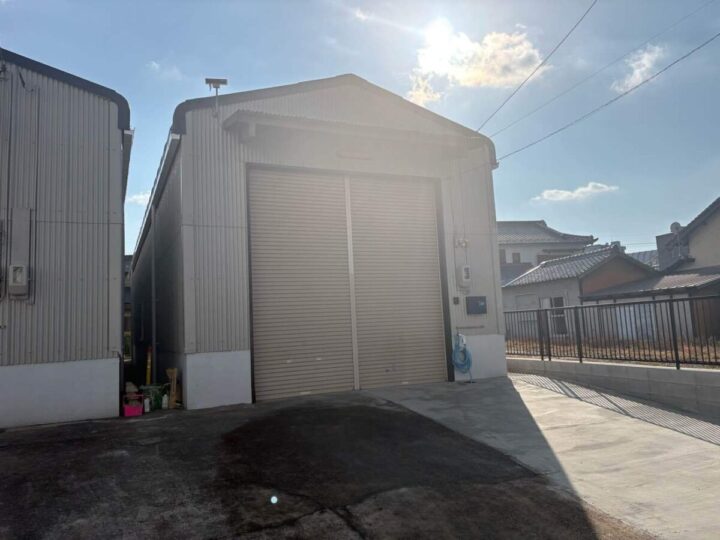 天白区Y様邸　外壁塗装工事　屋根塗装工事　ボルトキャップ設置工事　土間コンクリート工事　明かり取り取り換え工事