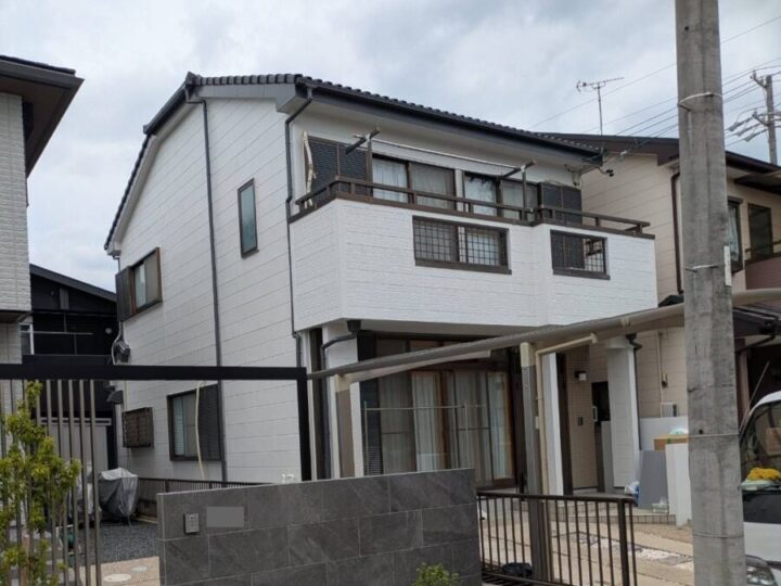 春日井市Ｋ様邸　外壁塗装工事　コーキング打ち替え、打ち増し工事　ベランダ防水工事　屋根漆喰工事