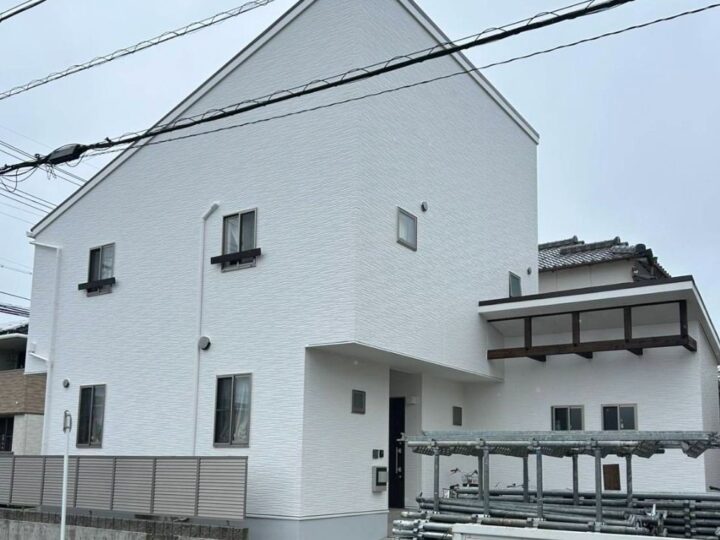 小牧市様Ｋ邸　外壁塗装工事　コーキング打ち替え、打ち増し工事　屋根塗装工事　ベランダトップコート工事