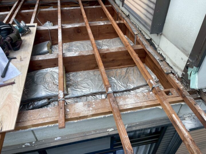 既存屋根撤去