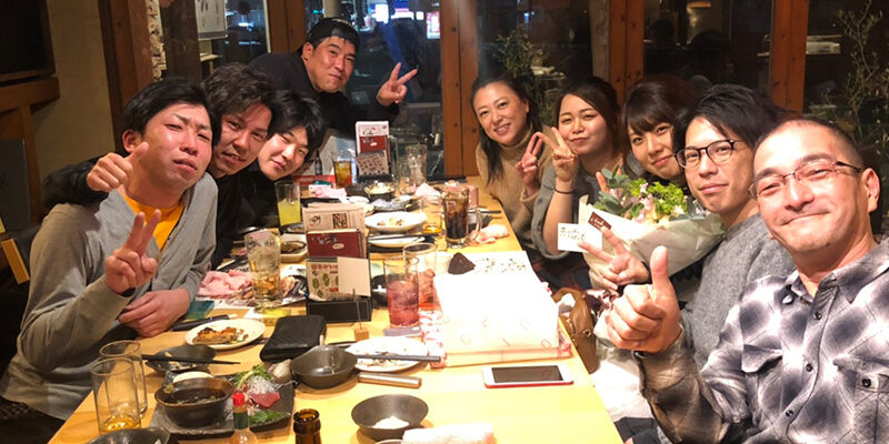 月一くらいで社員全員の飲み会の様子